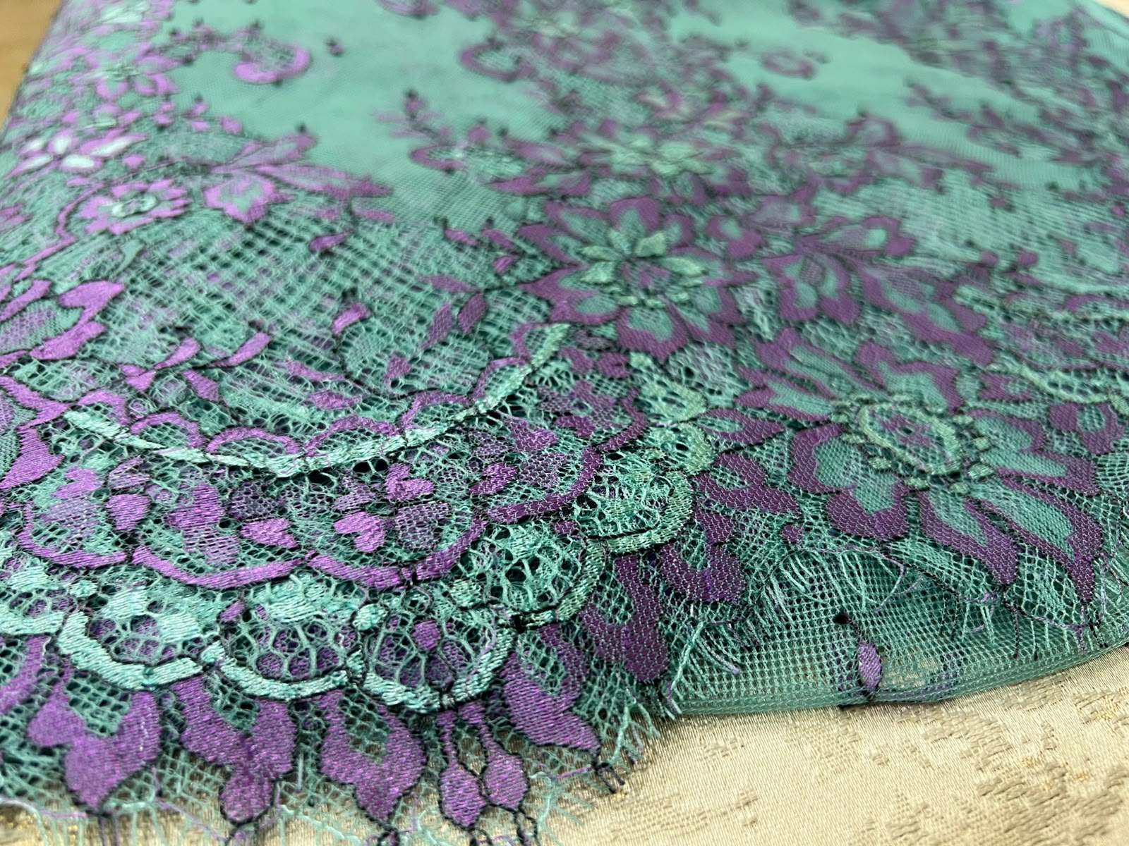 FRANCE CHANTILLY LACE - Image 2
